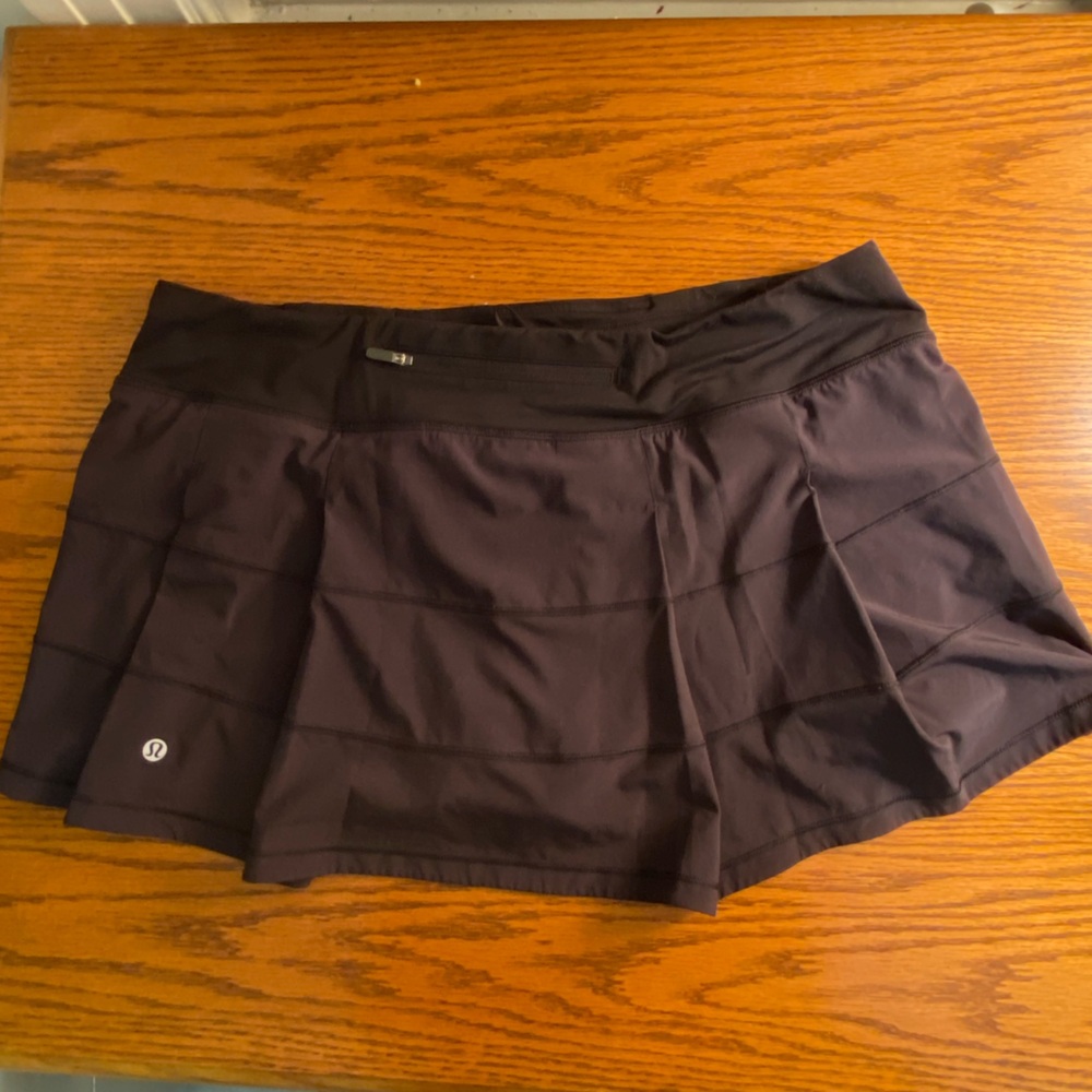 Lulu tennis skirt size 12. Worn less than 10 times. Unfortunately,too big for me